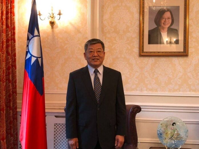 Taiwan 'specially invited' to sign queen's condolence book