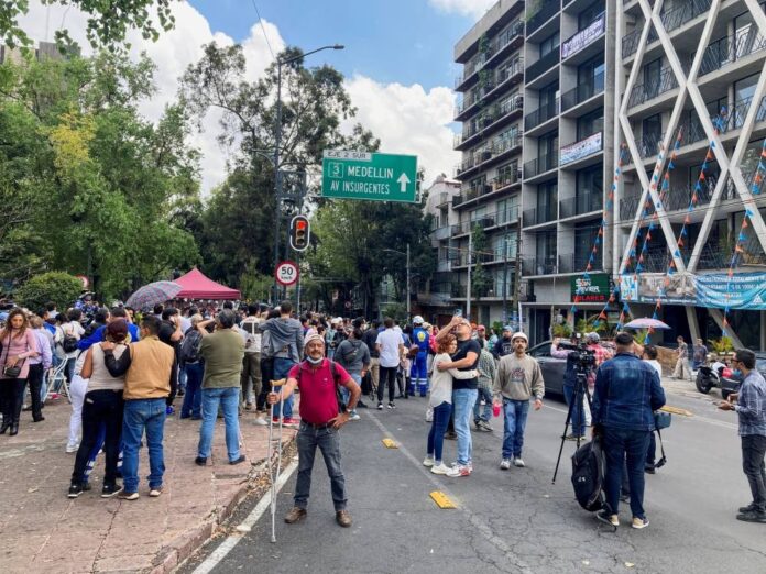 Major quake strikes Mexico on 'cursed' anniversary of temblors, at least one dead