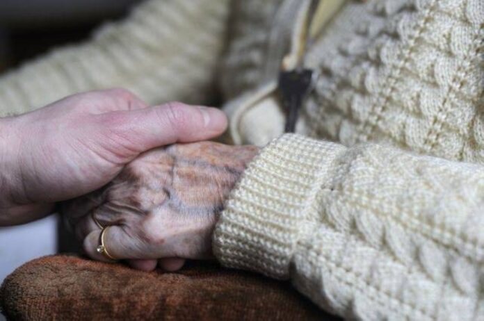 Alzheimer's disease: Five things to know