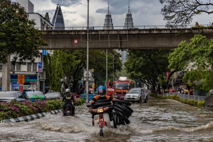 KL residents to DBKL: Tell us your flood mitigation plans or we'll sue