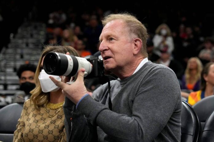 Suns owner Sarver announces plans to sell team
