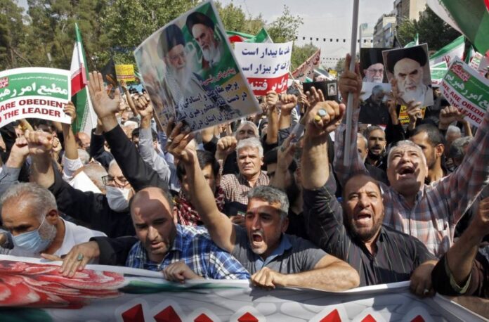 Iran protesters return to streets, defying deadly crackdown