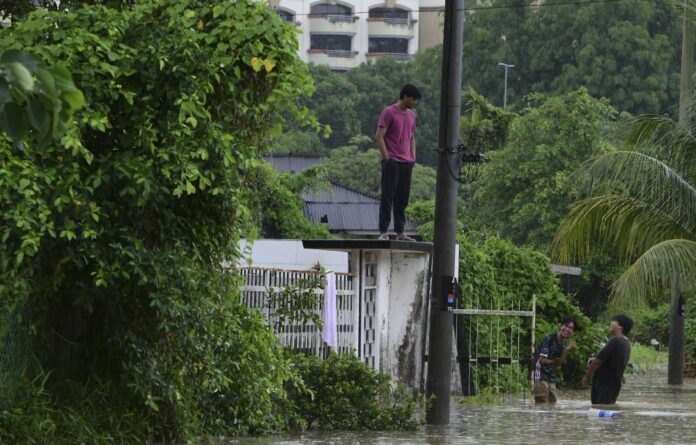 Flash floods: 14 kindergarten children, five teachers saved in Johor Baru