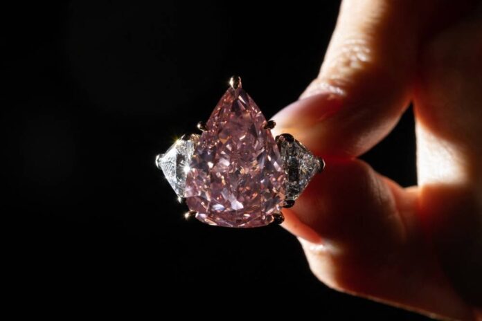 Rare pink diamond to go under hammer in Geneva