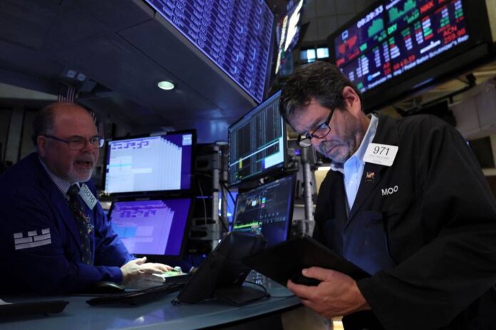 Investors expect no peace in US stocks until bond gyrations subside