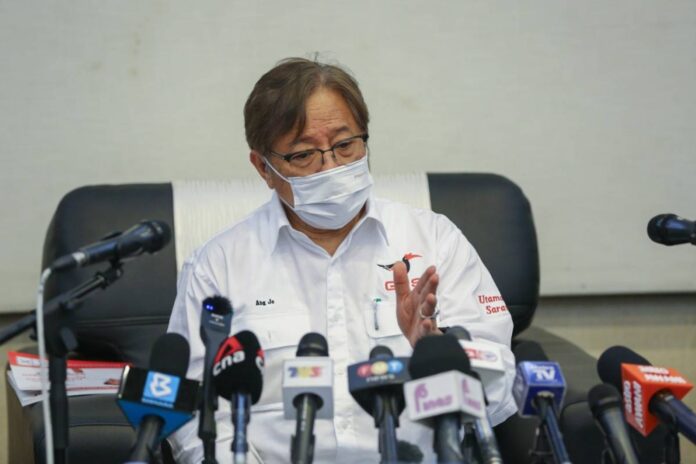 Sarawak premier says state govt needs expertise, experience of retired civil servants