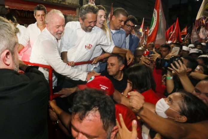 Bolsonaro, Lula hold final rallies before Brazil vote