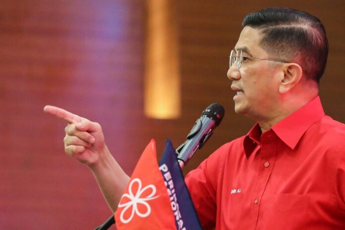 Don't rush to hold GE15, focus on economic recovery, says Azmin