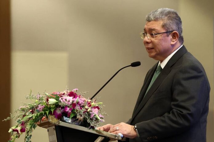 Foreign minister proposes OIC set up refugee education foundation
