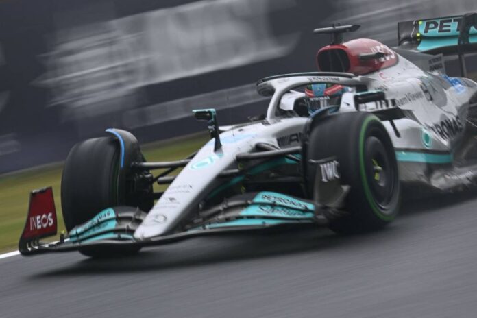 Mercedes pair edge Verstappen in wet Japanese GP second practice