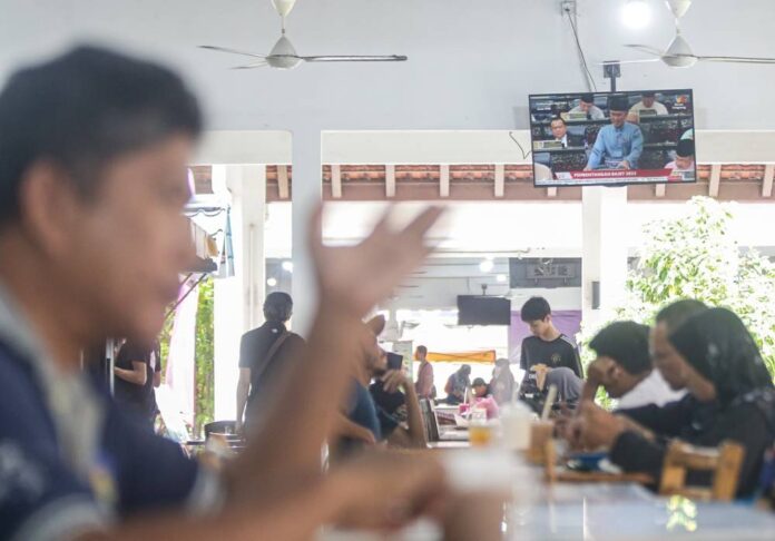 Economists, businesses laud expansionary Budget 2023 but fret over Putrajaya's lack of new income
