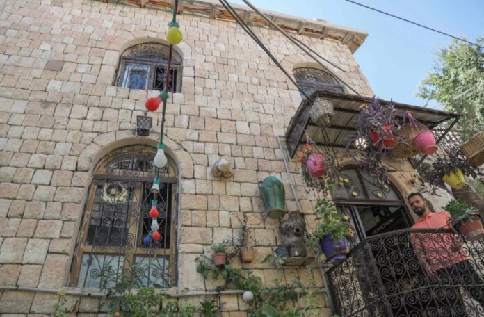 As Iraq concrete jungle swelters, ancient stone houses stay cool