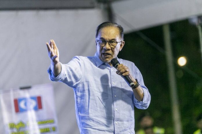 Anwar: Punish the traitors in GE15