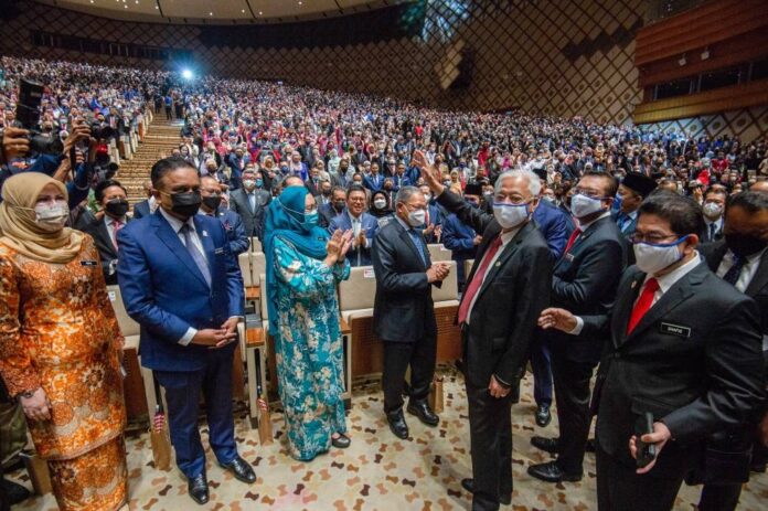 You're Malaysia's check-and-balance now that Parliament's dissolved, civil servants told