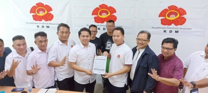 Has Tenom's independent candidate violated the anti-hopping law by joining a party mid-election? Here's what lawyers say