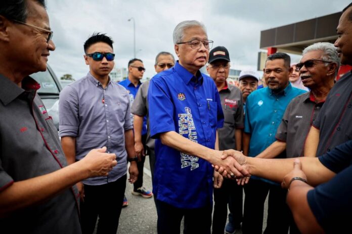 Caretaker PM Ismail Sabri tells B40 group to take opportunity to improve economy with govt initiatives