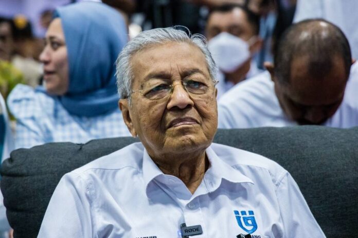 Dr Mahathir: PM musical chairs in UK shows I didn't bring down Pakatan government