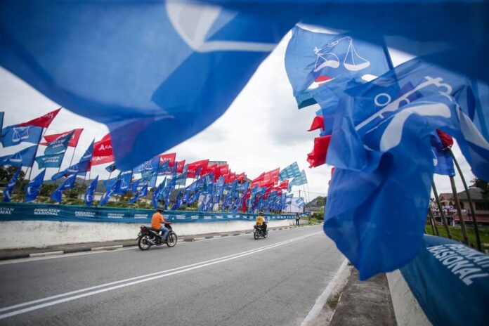 After Anwar's giant banner unveiled, Ahmad Faizal says doesn't need big posters to get voters' attention
