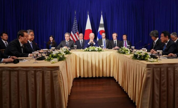 Biden discusses security pact, Taiwan Strait with Australian PM