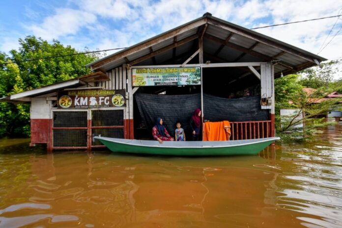 Total number of flood victims in six states stands at 2,633 with increase in Kelantan, Johor and Perak