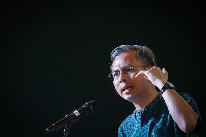 Minister: MCMC to meet Awesome TV today over six alleged defamation cases