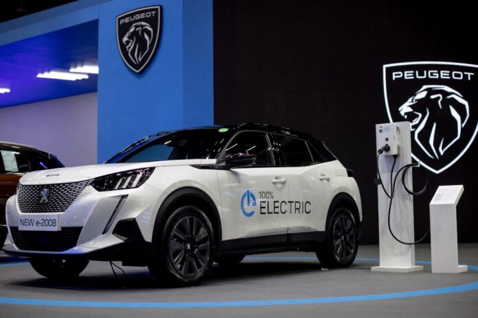 Jeep-owner Stellantis to make electric car charging unit