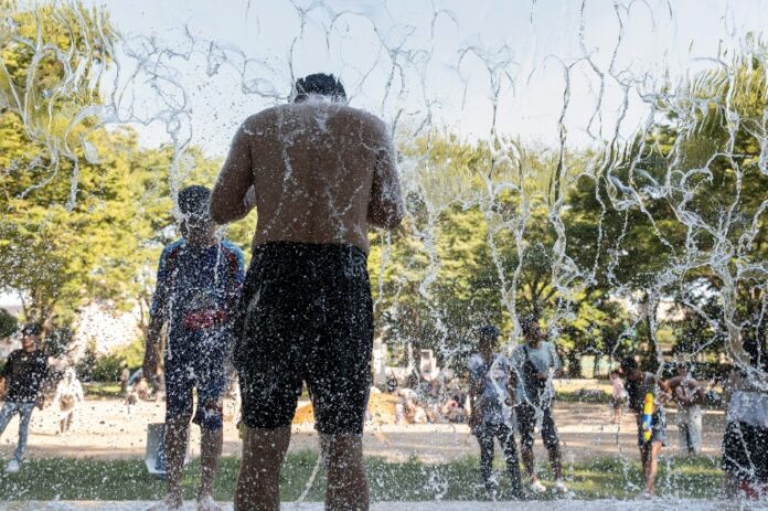 Japan issues heatstroke alerts as temperatures soar