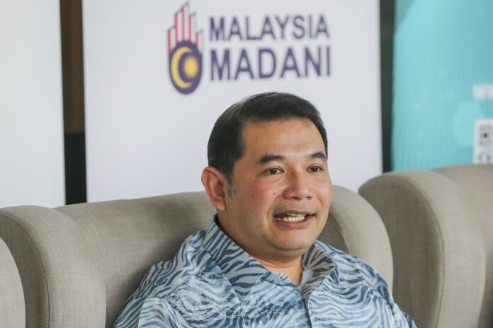 Economy minister urges OGSE players to embrace energy transition to continue driving Malaysia’s economy forward