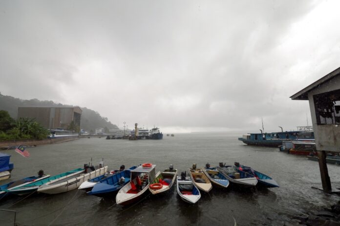 Wet days ahead: MetMalaysia issues alert-level continuous rain warning for Sarawak, extending through Thursday