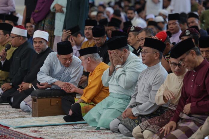 Gas pipeline inferno: Anwar urges state govt, agencies to provide immediate aid