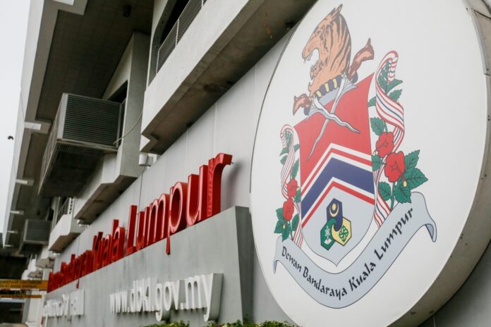Police detain 57-year-old over criminal threats against DBKL officers via social media