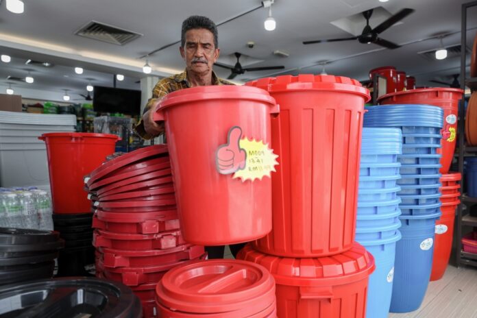 Penangites stock up on water as four-day supply disruption looms