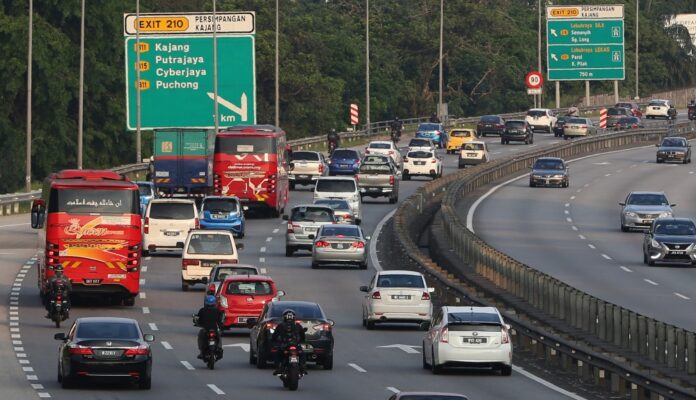 Bukit Aman warns motorcycle convoys: Block traffic, face legal action
