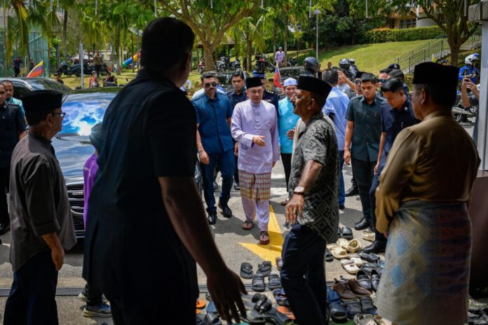 Anwar: Amir Hamzah, Johari Ghani to cover economy, environment portfolios pending new ministers