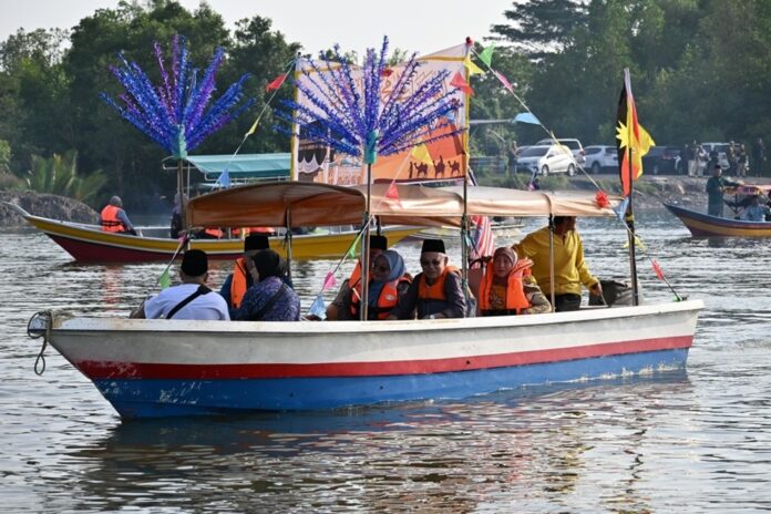 Pulau Salak’s unique ‘berselarak’ boat tradition must be preserved for future generations, says Nancy