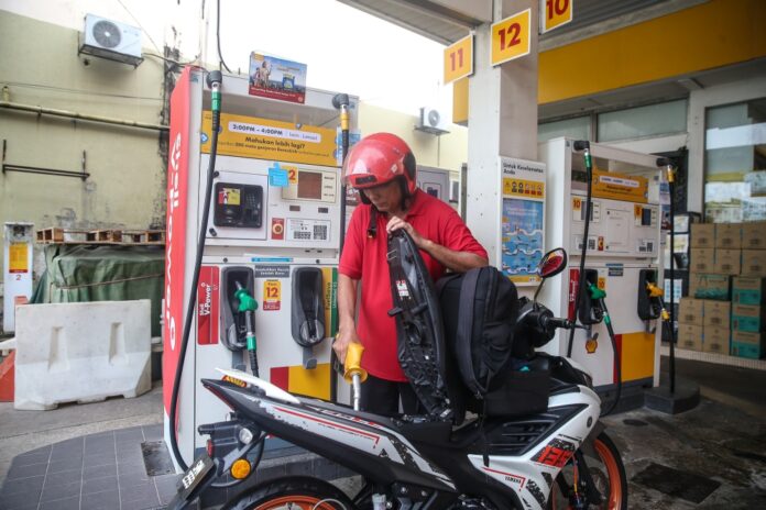 Finance minister II: 3.7m RON95 purchases made since launch of Budi95