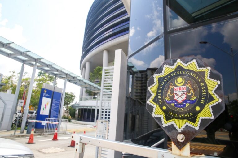 Ex-civil servant under four-day MACC remand, accused of using 11 people’s details to pocket RM300,000 in aid payments