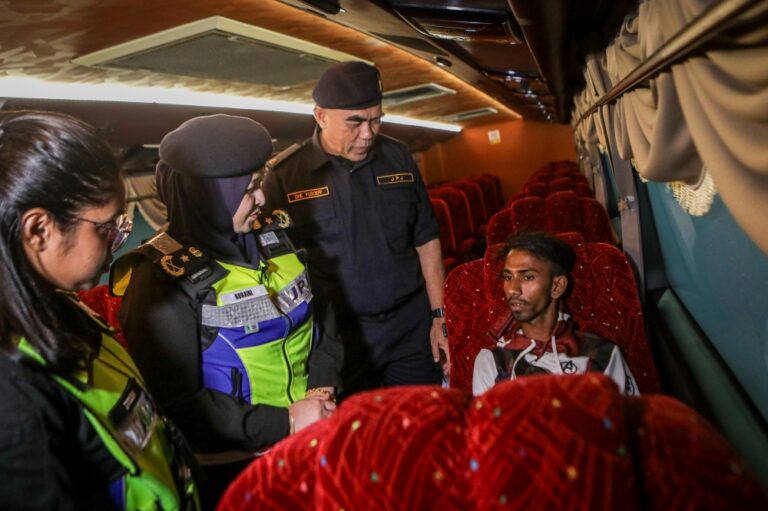 Perlis RTD crackdown finds four commercial vehicle workers test positive for drugs