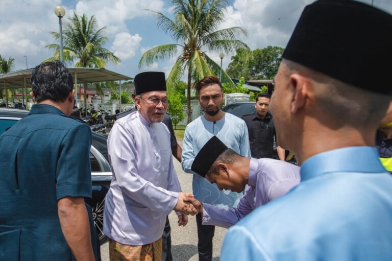 Anwar: Govt mindful many Malaysians, MSMEs still struggling despite Q2 GDP growth beating forecasts