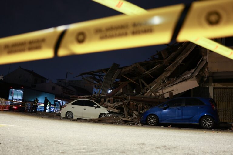 Authorities confirm no one harmed in Melaka shophouse collapse