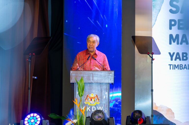 DPM Zahid denies claims of BN–Perikatan–GPS–GRS meeting, reaffirms support for unity government