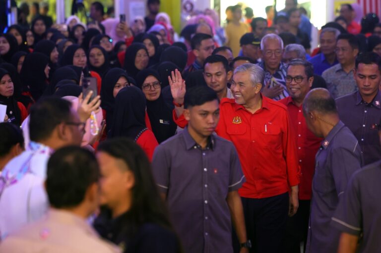 Zahid tells BN machinery to work harder, admits party is ‘underdog’ in N. Sembilan polls