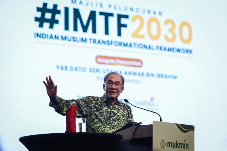 Anwar gives ministries one month to resolve foreign worker applications, prioritising restaurants