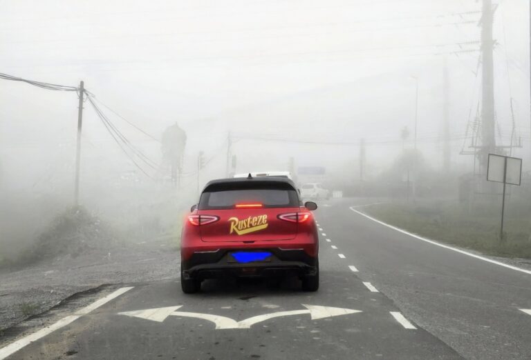 Heavy fog cuts visibility in Sibu, disrupts air travel (VIDEO)