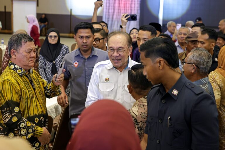 PM Anwar urges JPKK leaders to uphold integrity and unity at grassroots level