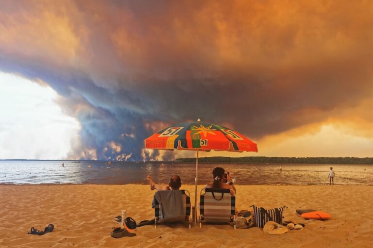What are fire clouds? Inside the ominous anvil‑shaped pyrocumulonimbus storms forming over France’s fires