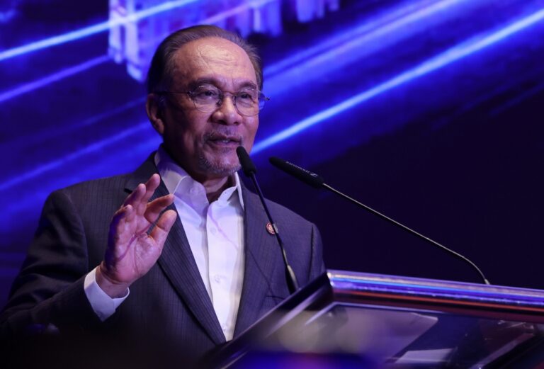 Form Six transfer to Higher Education Ministry put on hold, says Anwar