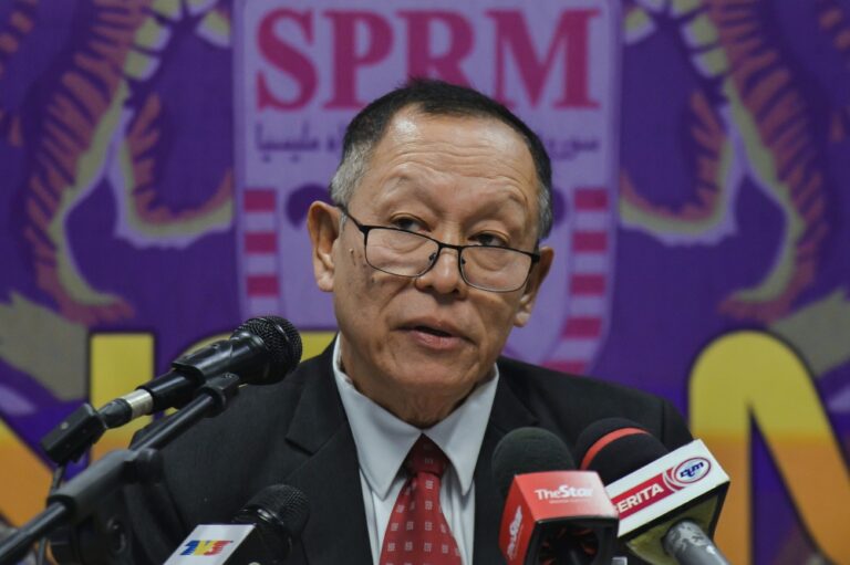 Inside job: MACC smashes syndicate hacking immigration system for fraudulent work passes