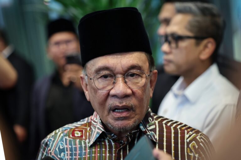 Anwar says Myanmar agrees to accept 5,000 Rohingya refugees from Malaysia