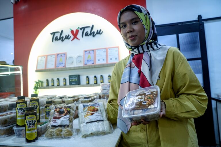 How a RM100 start-up turned into a 90,000-piece-a-day bergedil business